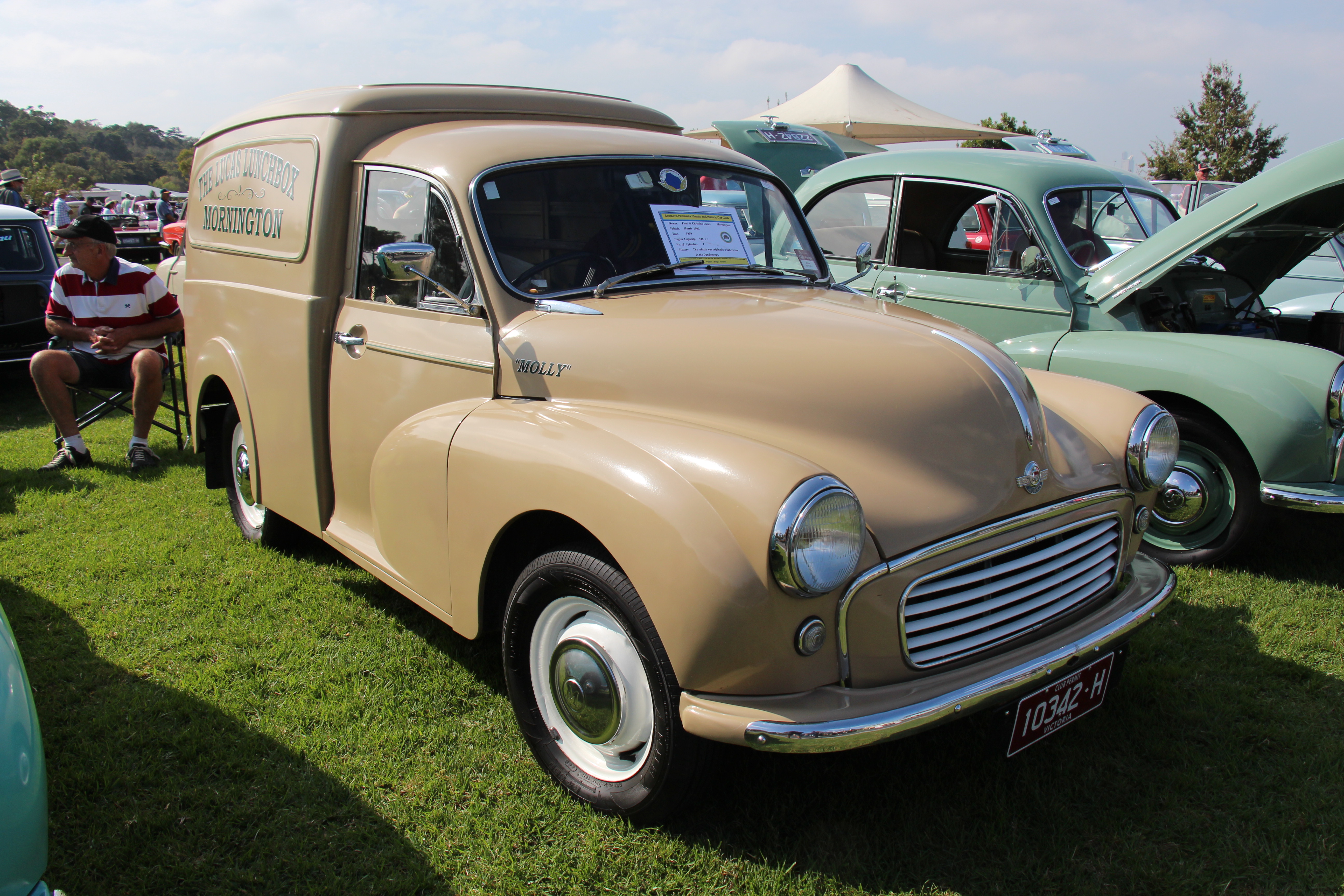 File:1959 Morris Minor 1000 Van 