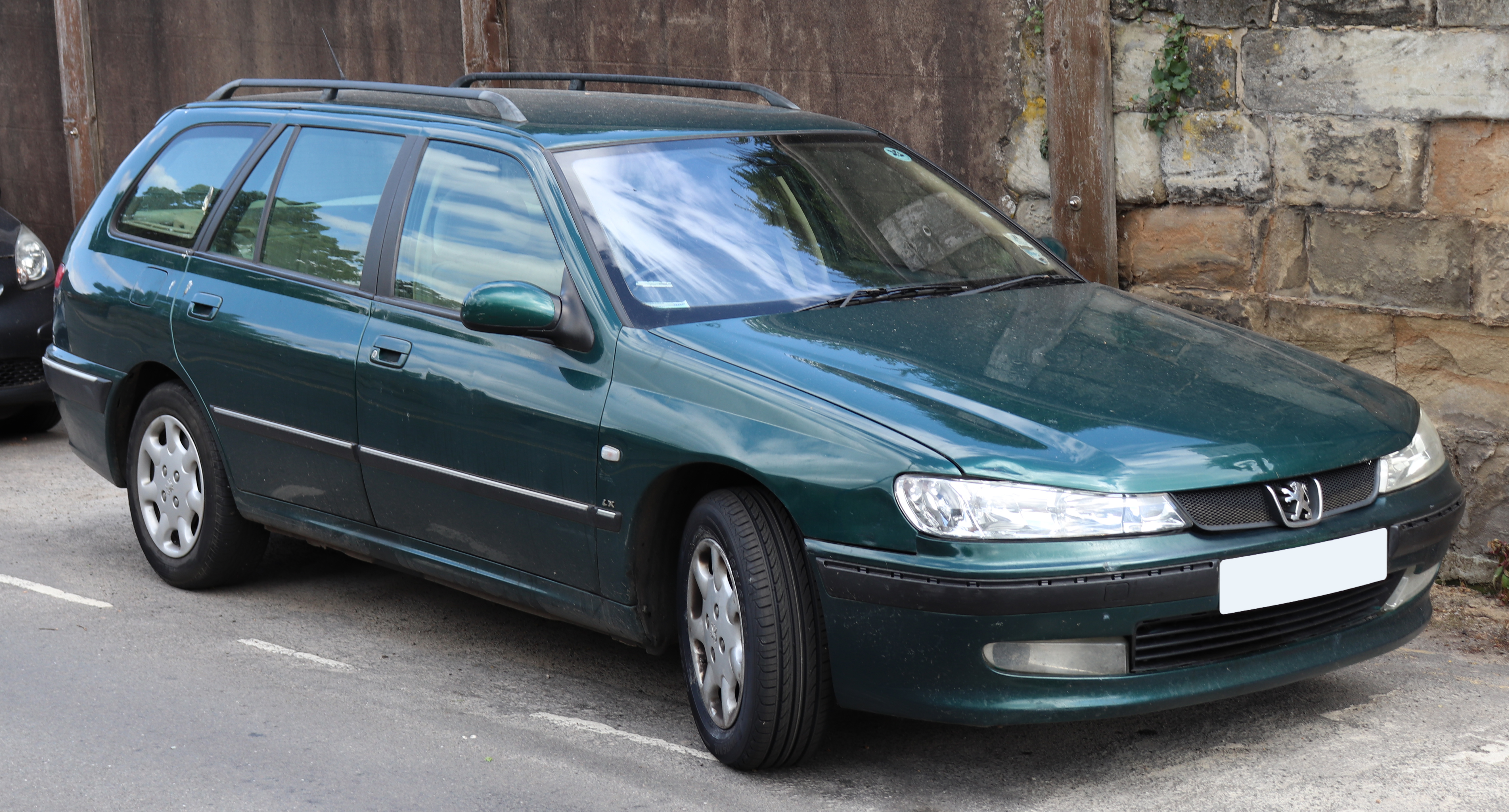 File:Peugeot 406 2003.jpg - Wikimedia Commons