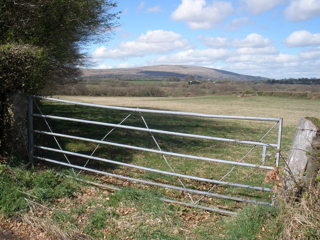 File:A view towards Dartmoor - geograph.org.uk - 1248645.jpg