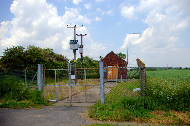 File:Anglian Water Pumping Station - geograph.org.uk - 182735.jpg