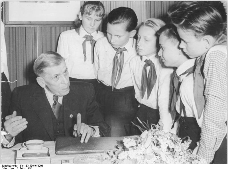 Datei:Bundesarchiv Bild 183-53646-0001, Dippoldiswalde, Jugendstunden, Otto Buchwitz.jpg