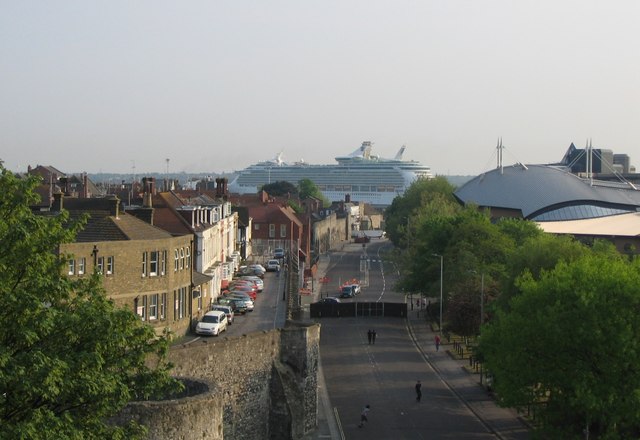 File:Castle Way - geograph.org.uk - 526156.jpg