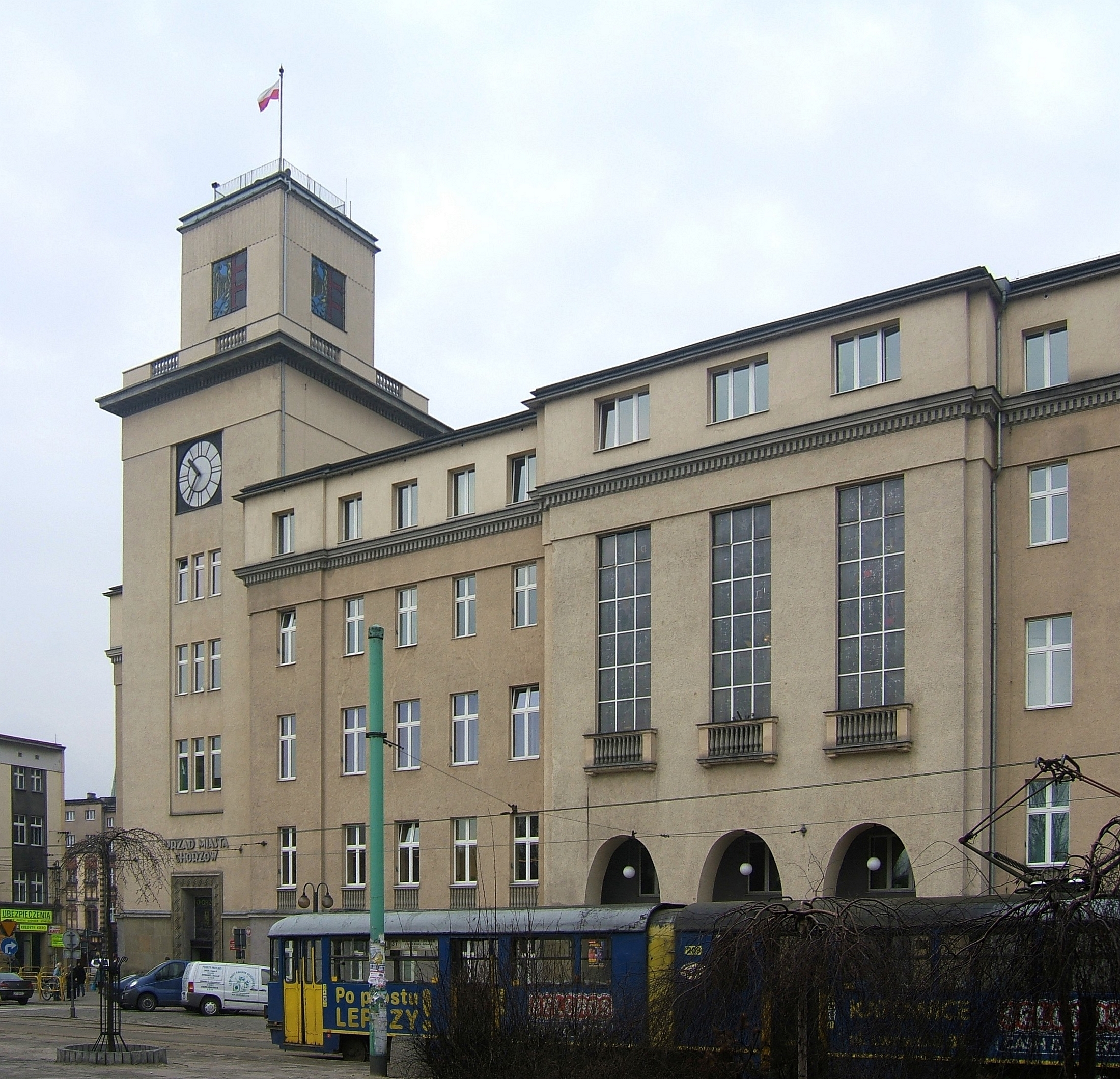 Chorzow town hall.jpg. 