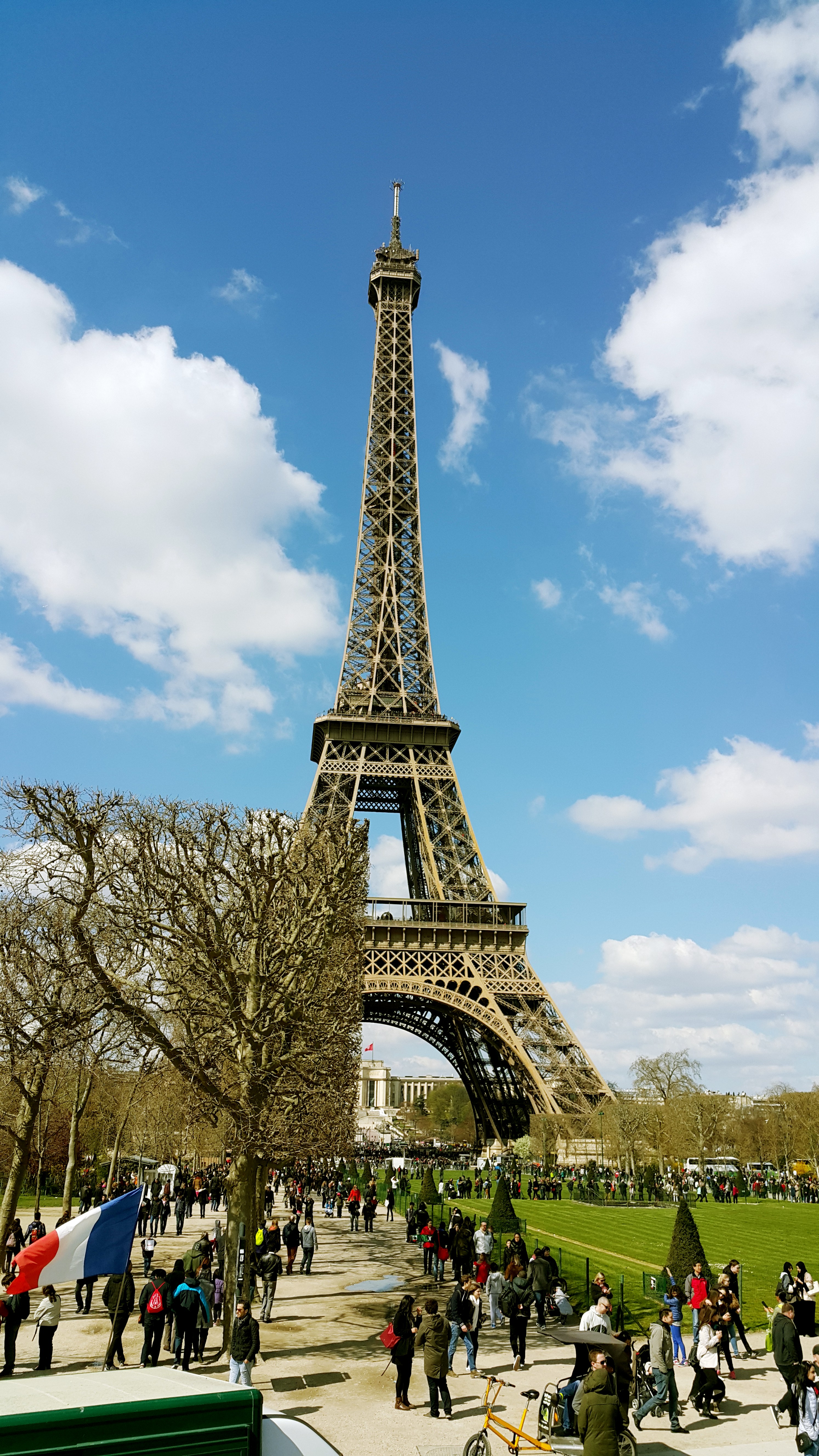 File:Champ de Mars from the Eiffel Tower - July 2006 edit.jpg - Wikipedia