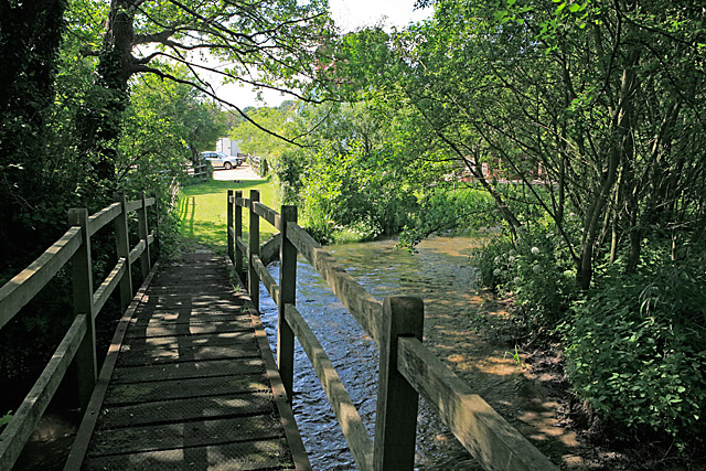 File:Footbridge over River Meon at Fontley Mill - geograph.org.uk - 458307.jpg