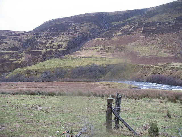 File:Glen Roy - geograph.org.uk - 1117896.jpg