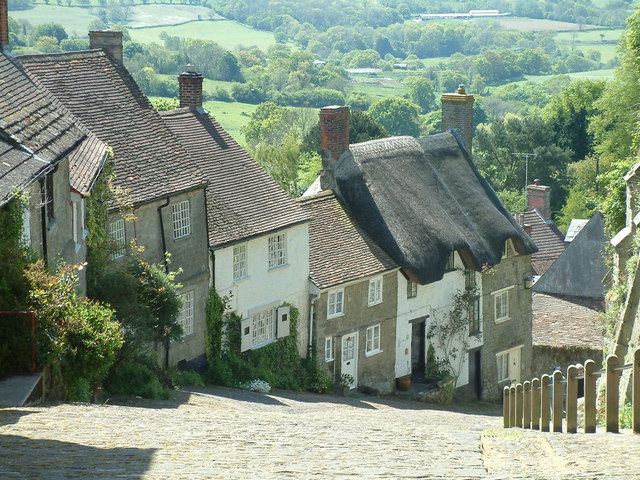 File:Gold Hill, Shaftesbury - geograph.org.uk - 207018.jpg