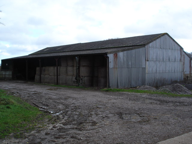 File:Hatts Barn - geograph.org.uk - 311316.jpg