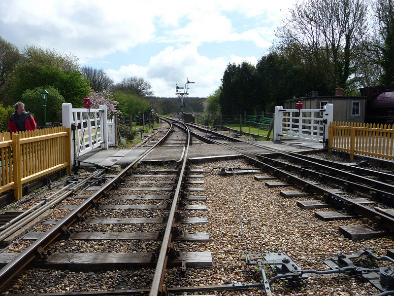 File:Havenstreet Station - geograph.org.uk - 1896711.jpg