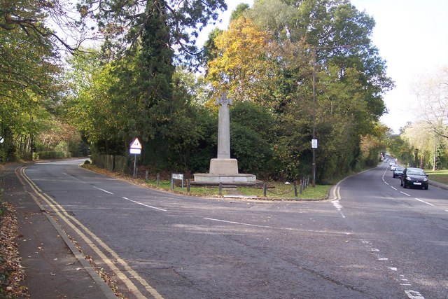 File:Junction on B245 London Road - geograph.org.uk - 1549003.jpg