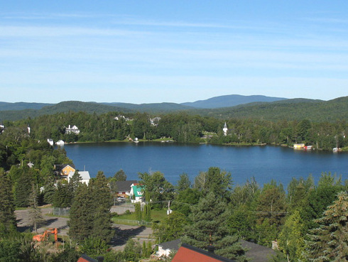 File:Lac-Beauport(Québec) (cropped).JPG