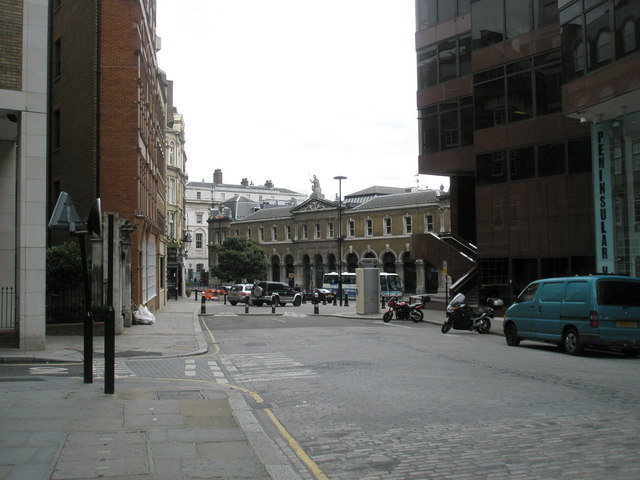 File:Looking down Monument Street towards Lower Thames Street - geograph.org.uk - 882824.jpg