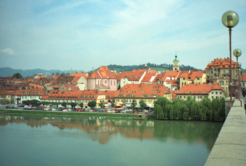 File:Maribor and Drava.jpg