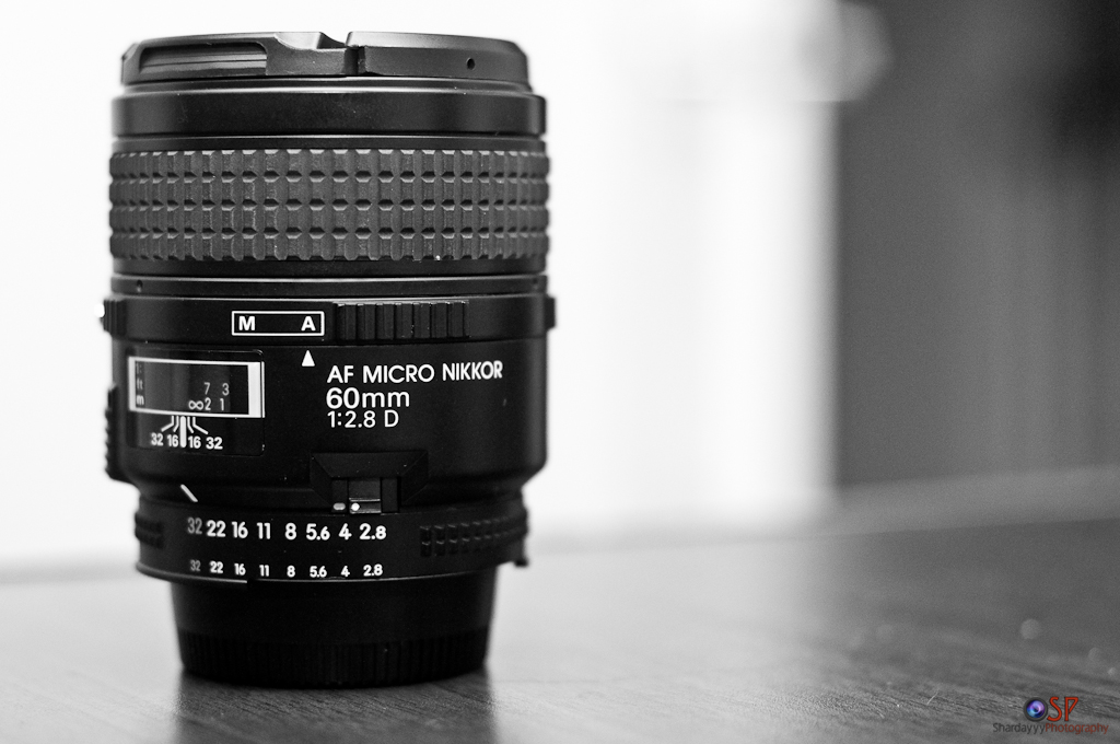 File:Nikon AF Micro Nikkor 60mm f2.8D lens.jpg - Wikimedia Commons