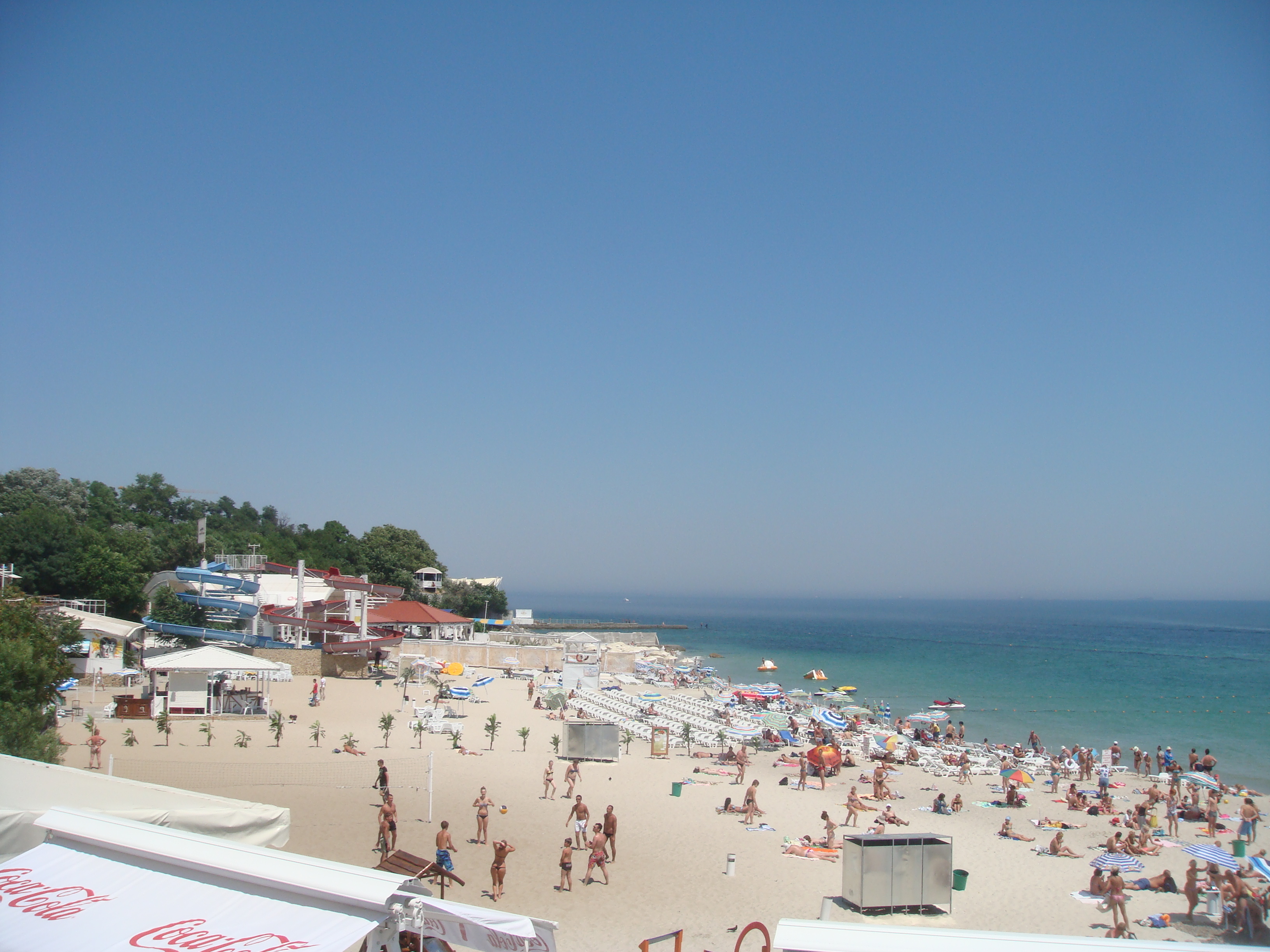 Beaches in Odessa, Ukraine are busy - You gotta see this!