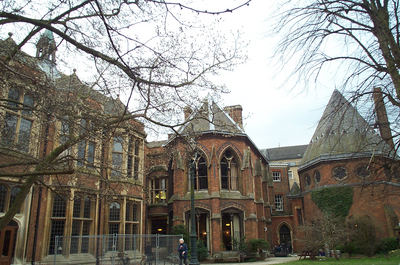 File:Oxford Union 20040228.png