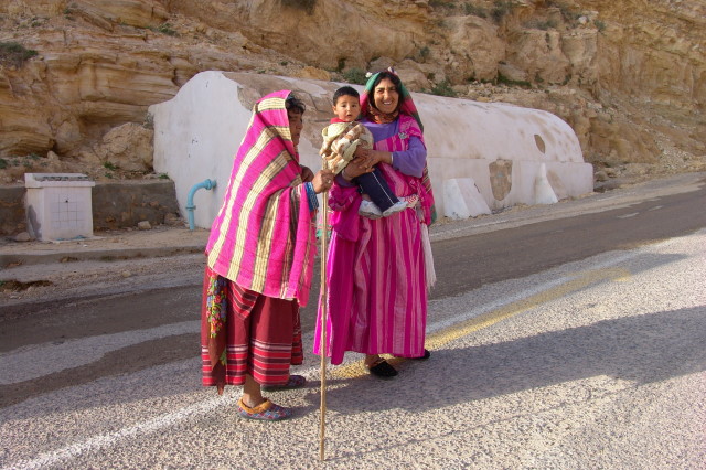 File:People in Tunisia (5464966506).jpg