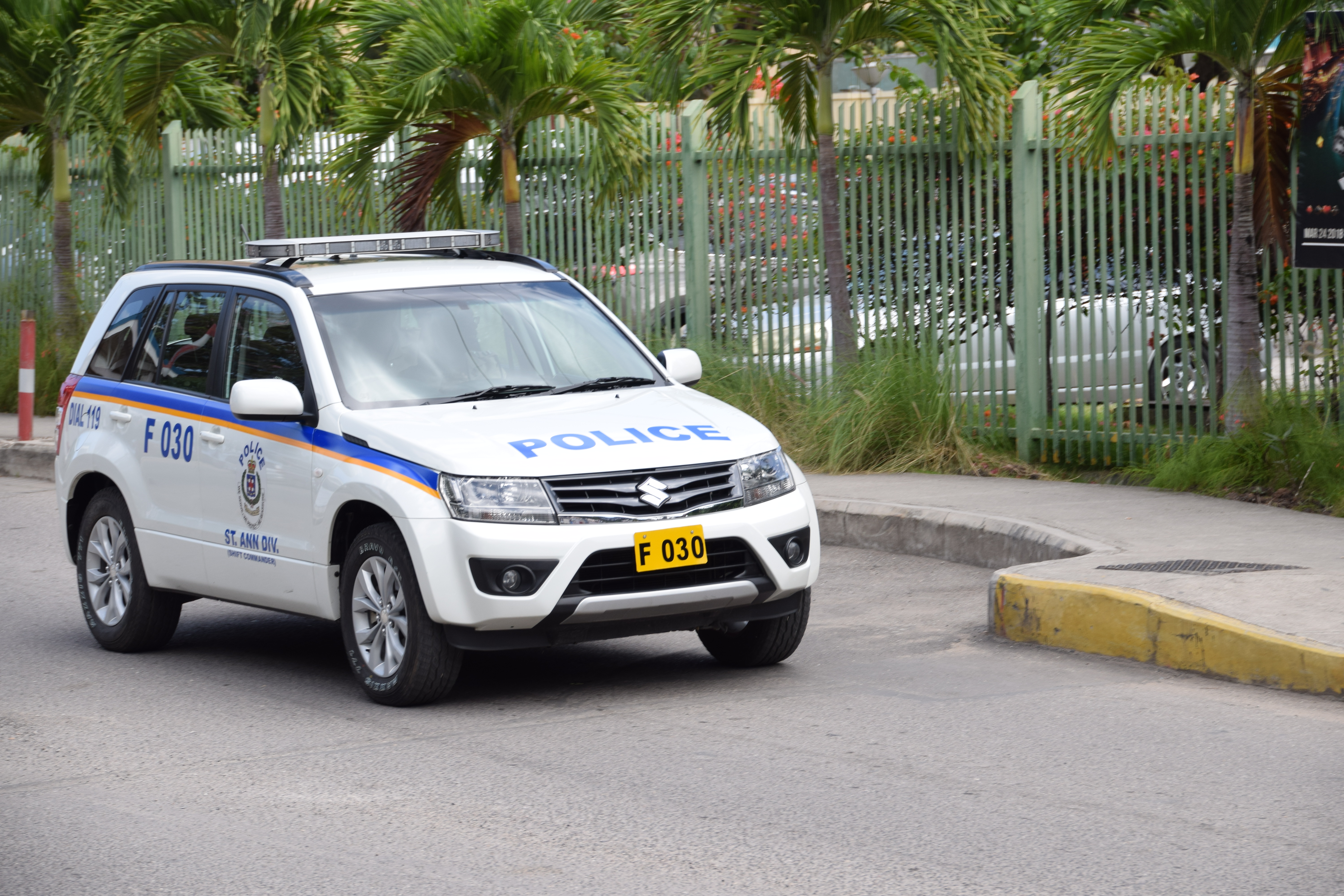 Машины на Ямайке. Ямайка автомобиль. Hungarian Police car.
