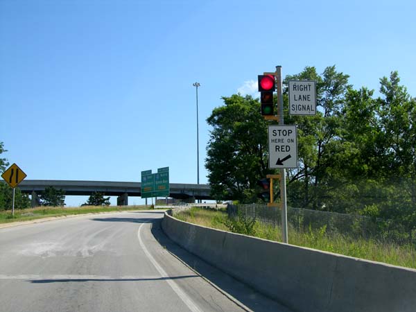 File:Ramp meter from Miller Park Way to I-94 east in Milwaukee.jpg