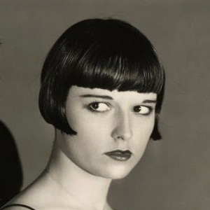 File:Shingle bob, Louise Brooks.jpg