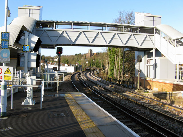 File:Smitham station and St. Andrew's Church - geograph.org.uk - 1597309.jpg