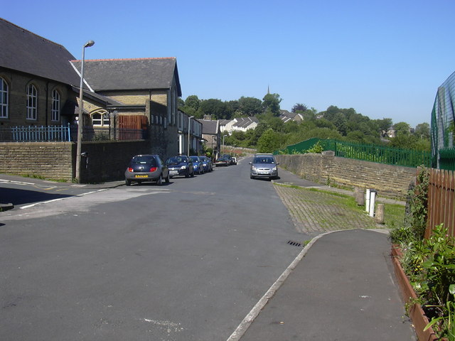 File:Springhill Road, Burnley - geograph.org.uk - 1369917.jpg