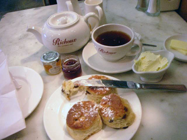 Tea_and_scones.jpg