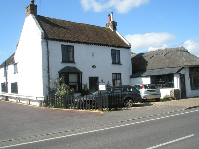 File:The Homestead - geograph.org.uk - 1245852.jpg