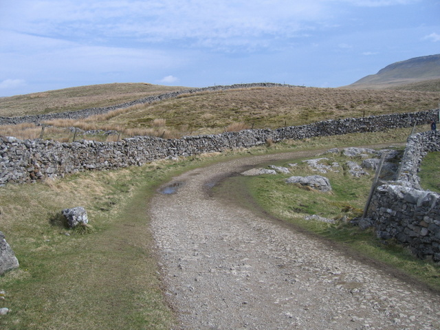 The Pennine Way at Tarn Bar - geograph.org.uk - 3831464