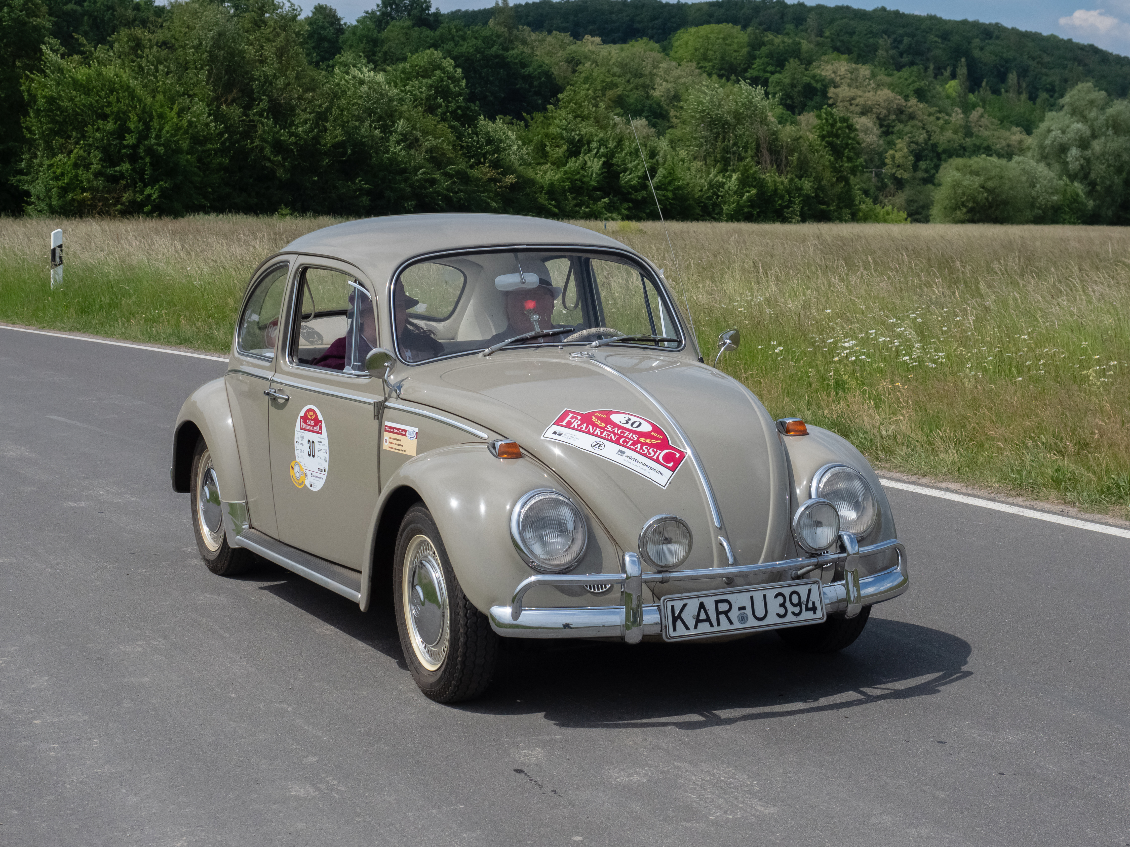 Франкен ф машина. VW 1300 эмблемы.