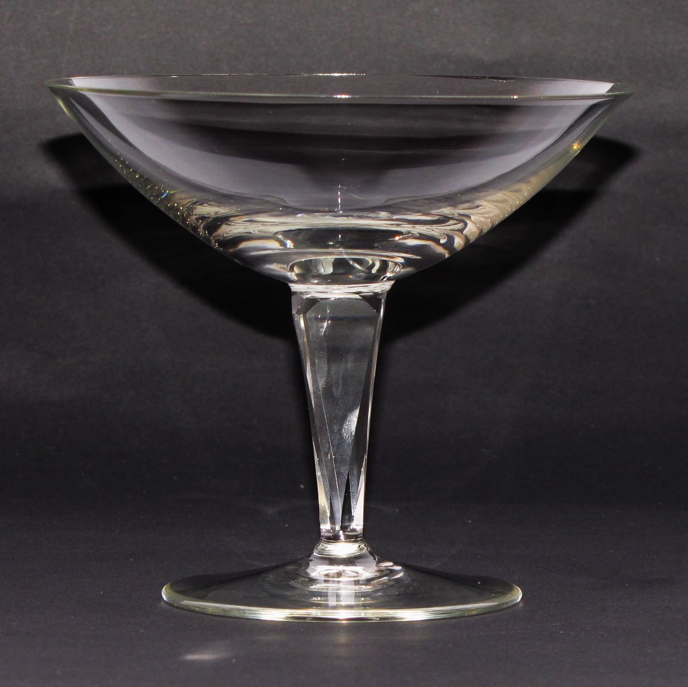 Champagne glass - Wikipedia