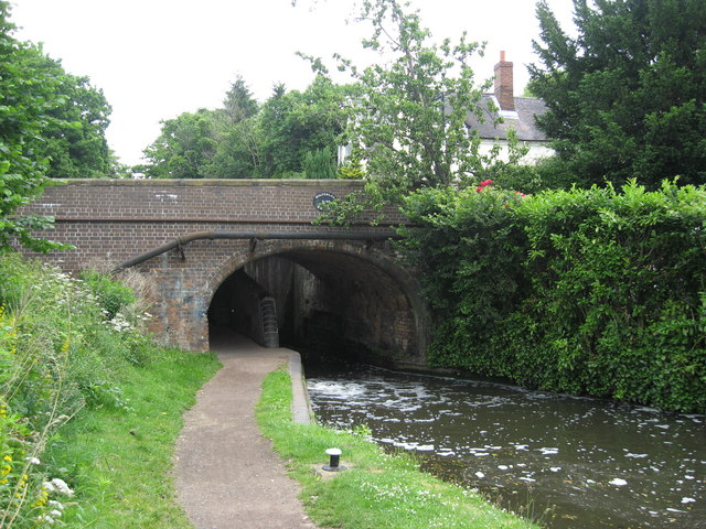 File:Wolverley Bridge, No 20, Staffs and Worcs Canal - geograph.org.uk - 1364617.jpg