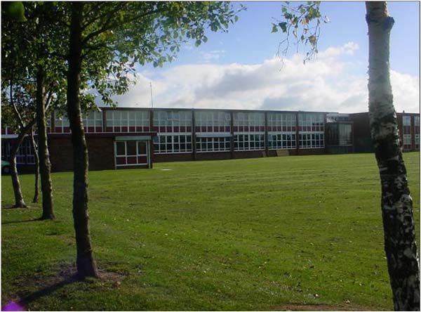 File:Worden Sports College - geograph.org.uk - 138983.jpg