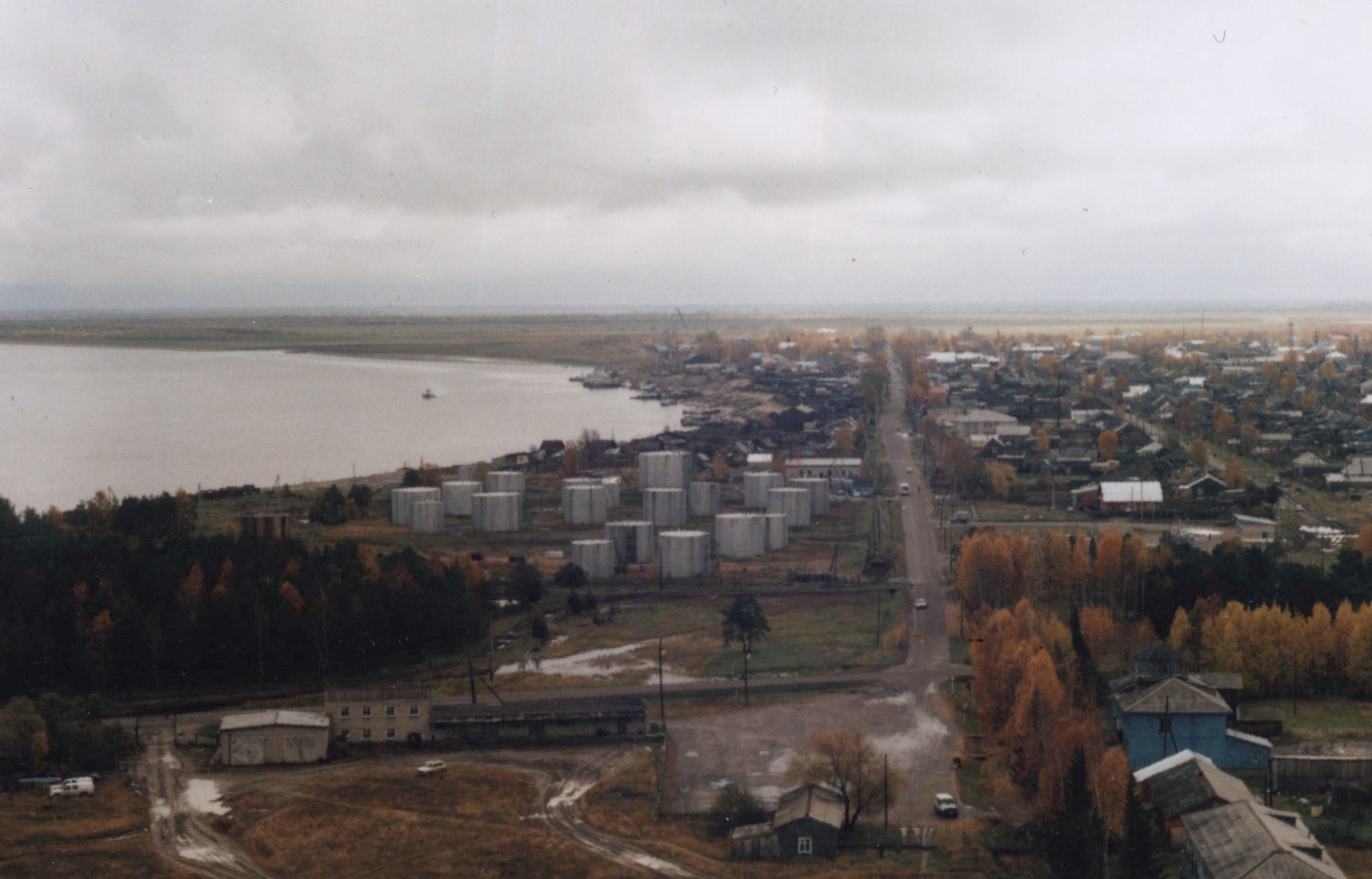 Погода села октябрьского томская область. Каргасок Томская область. Каргасок Тайга. Комсомольск Томская область.