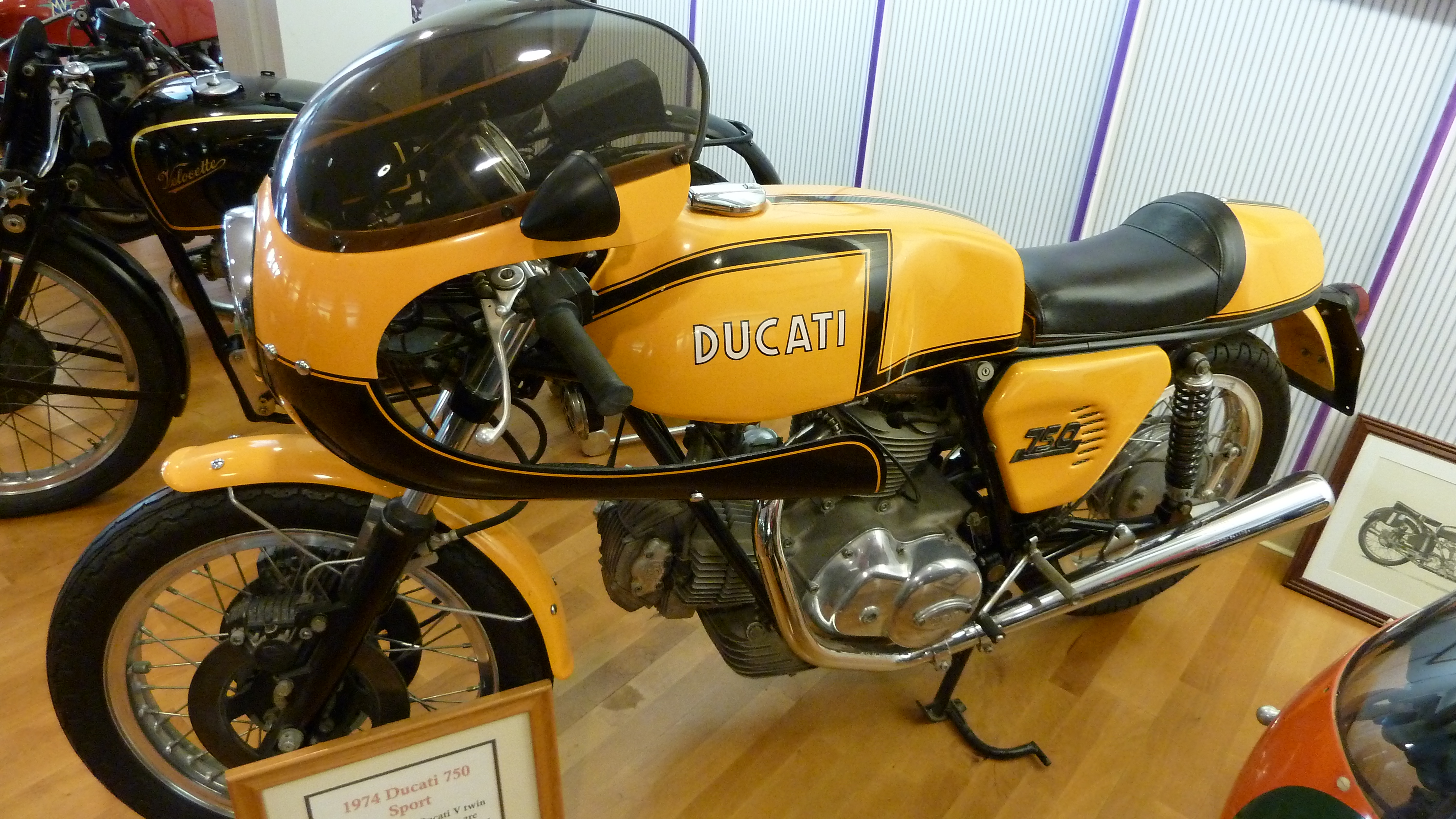 ducati 750 sport