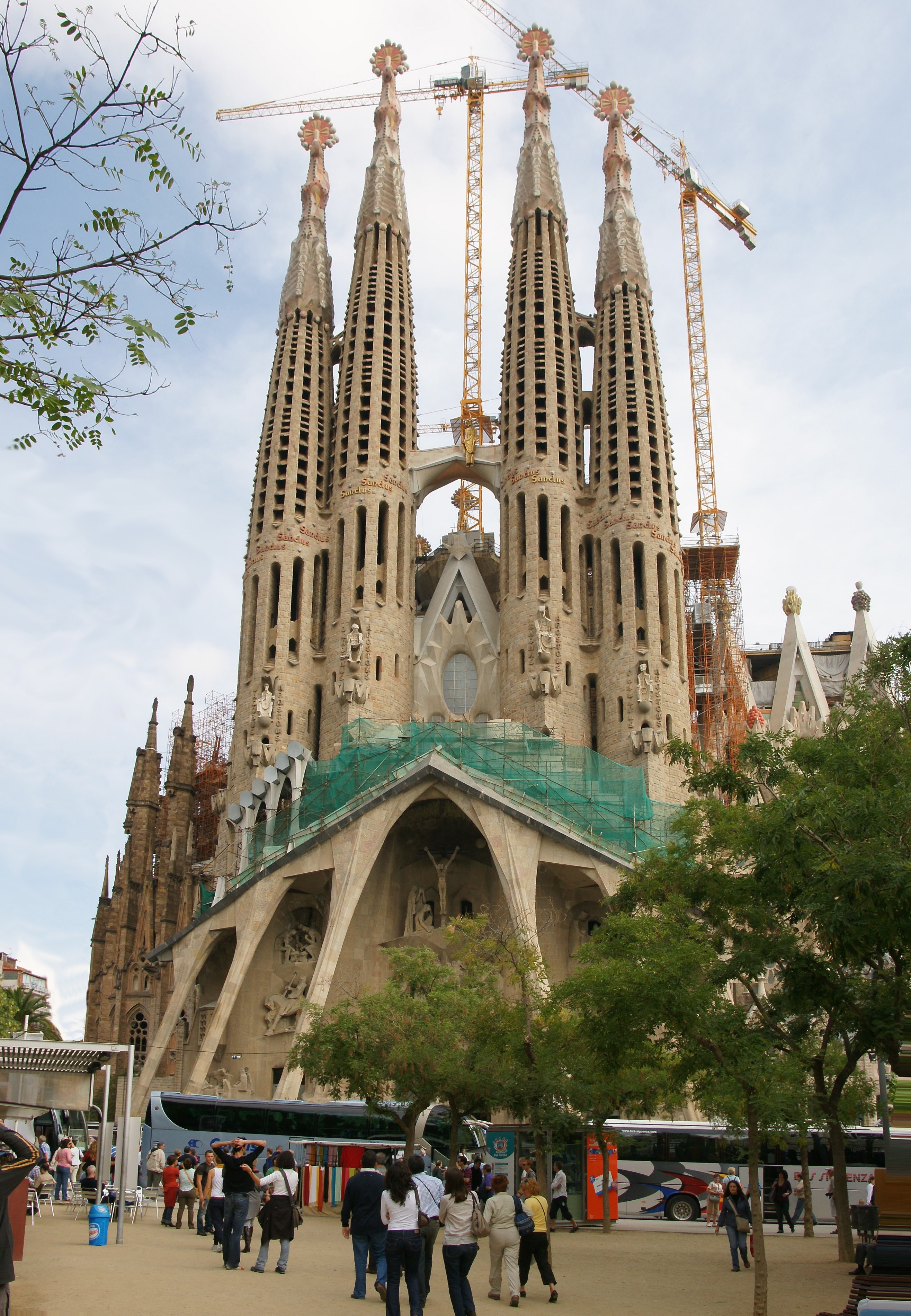 File:Sagrada Familia 01.jpg - Wikipedia