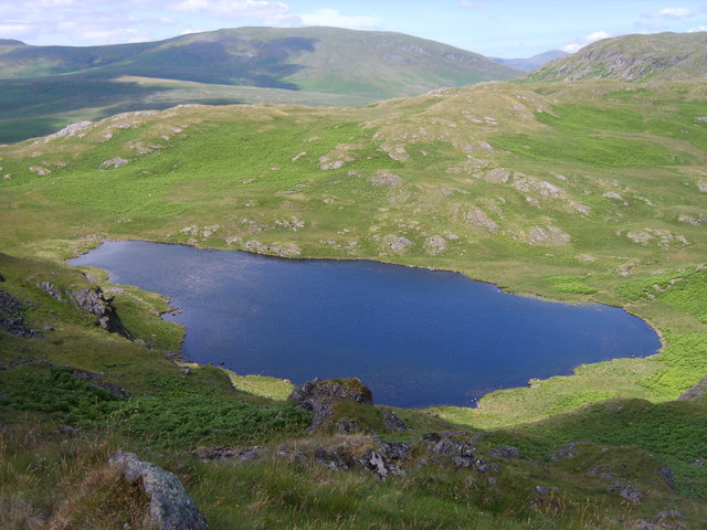 File:Above Stony Tarn - geograph.org.uk - 1399098.jpg