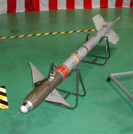 Le missile air-air AIM-9 Sidewinder, à guidage infrarouge.