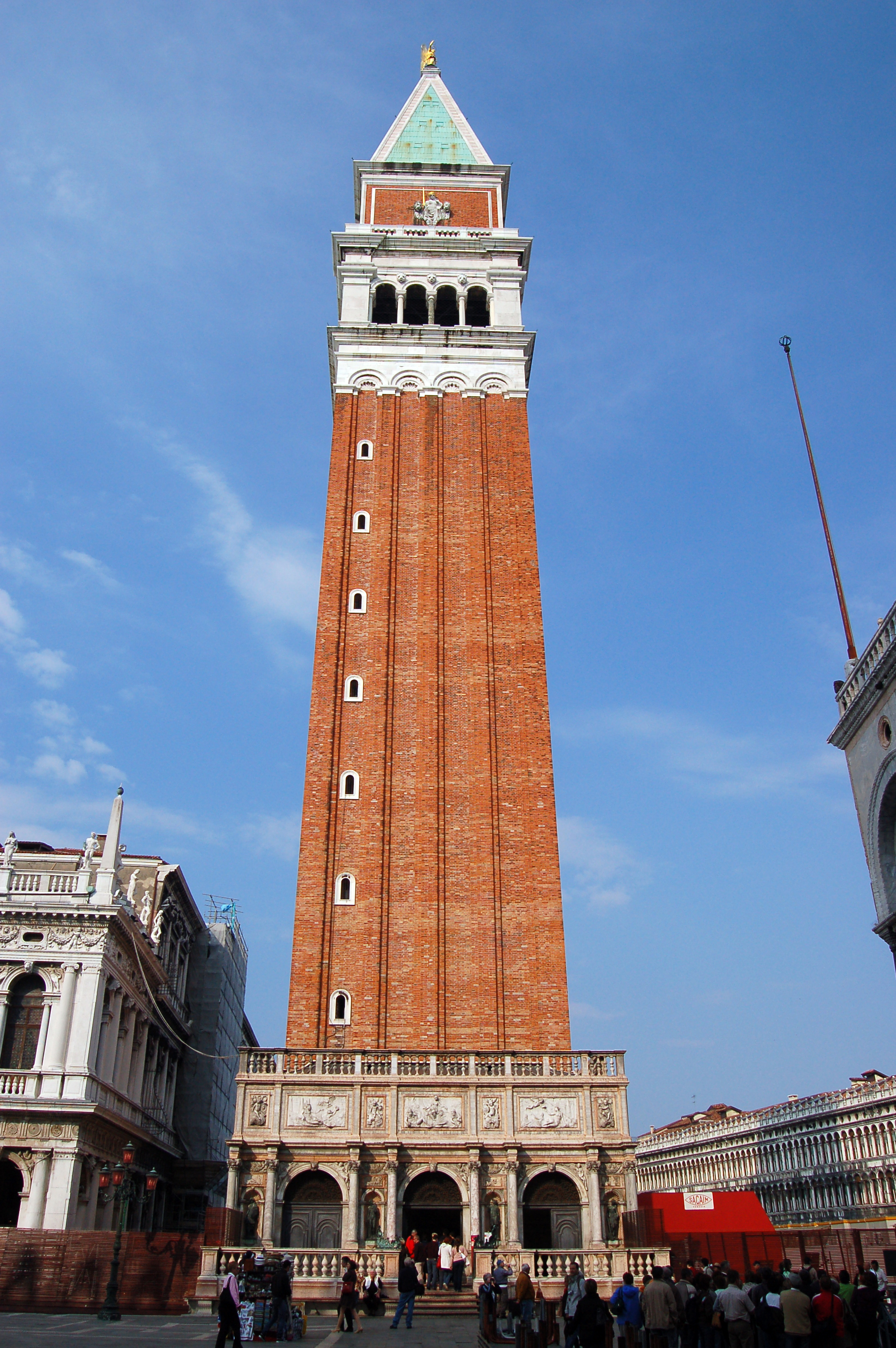 File:San Giovanni Elemosinario (Venice) - Bell Tower.jpg - Wikimedia Commons
