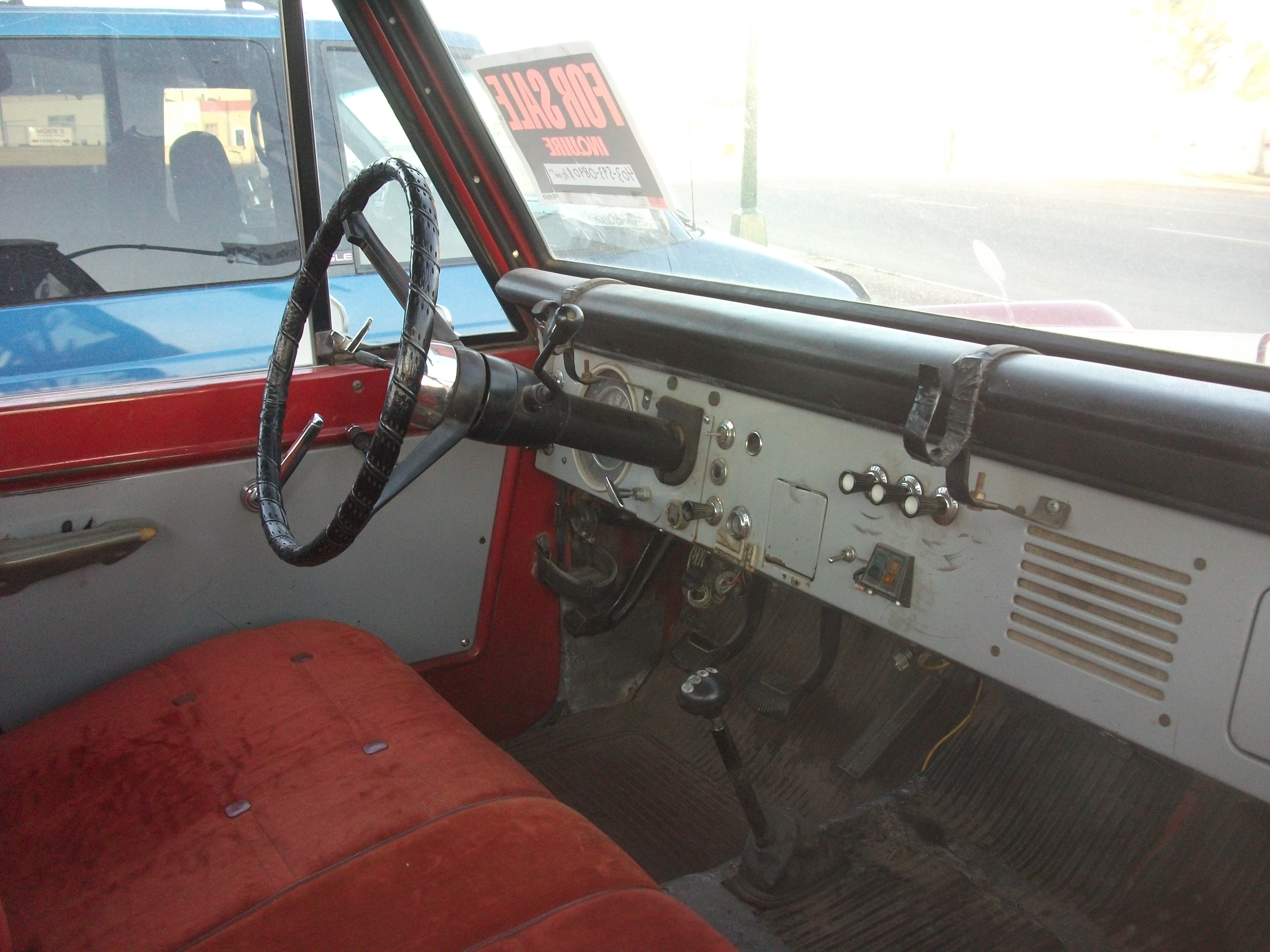 File Fordbronco Interior Jpg Wikimedia Commons