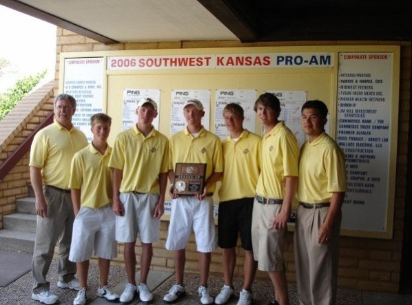 File:GCHS Golf Team.png