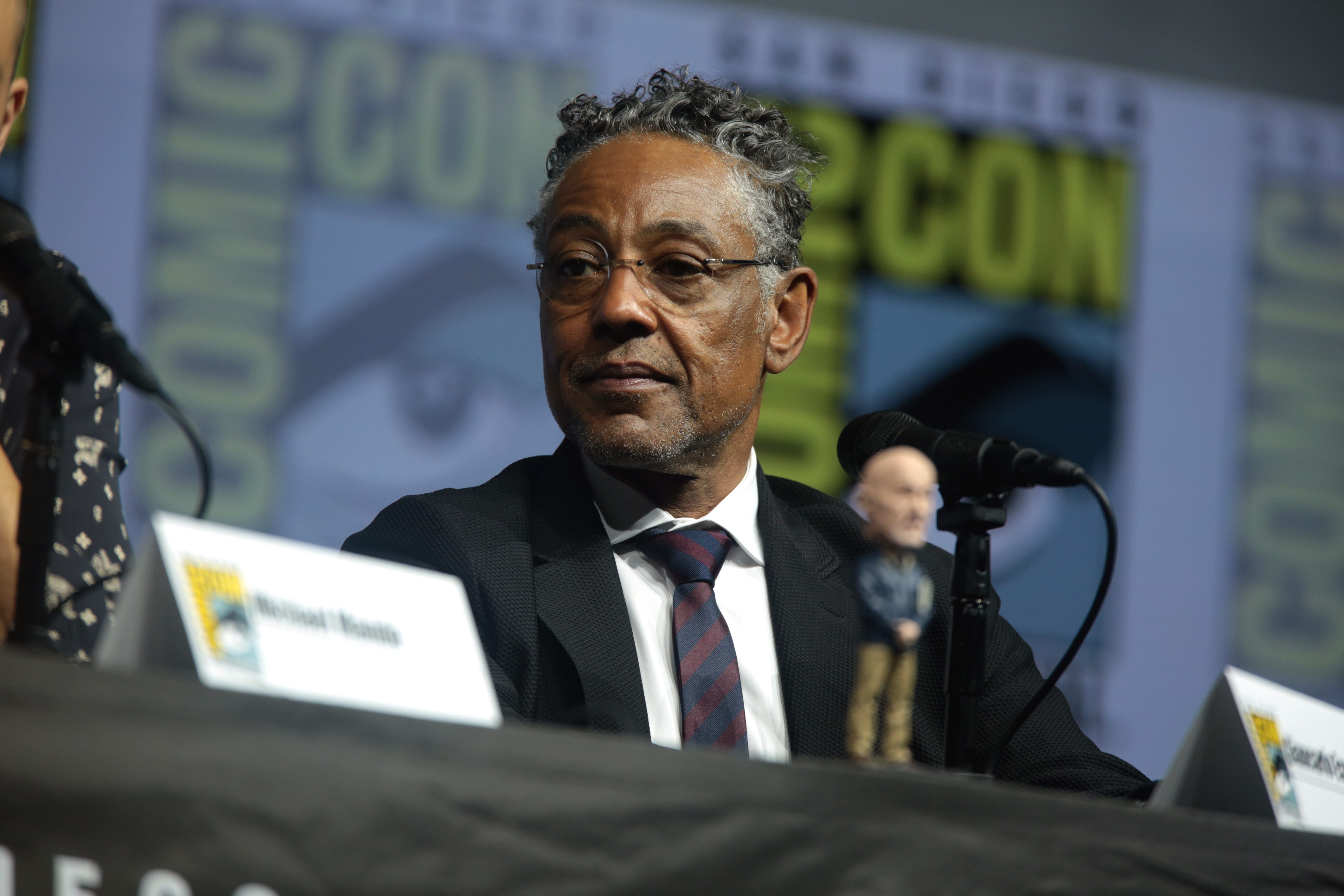 Giancarlo Esposito (42885138264).jpg. 