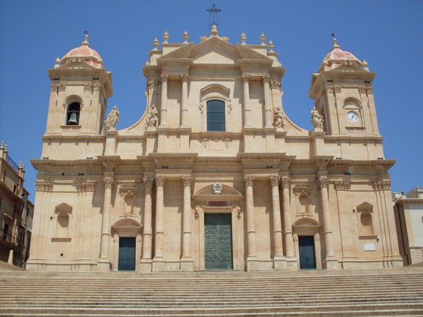 File:Noto (Sicilia) 2009 004.jpg