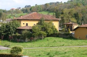 <span class="mw-page-title-main">Lieres</span> Parish in Asturias, Spain