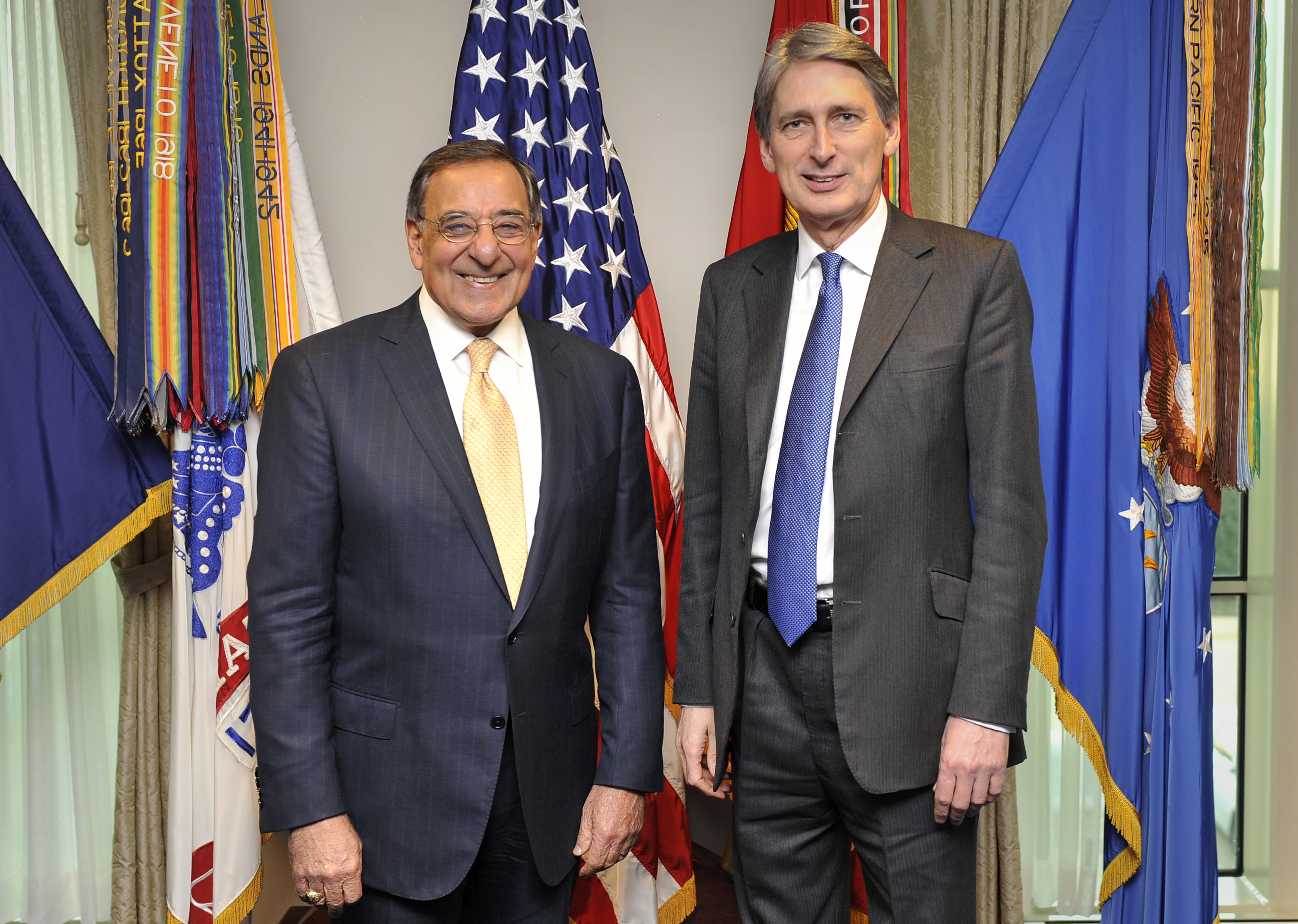 Encuentro entre Hammond el Secretario de Defensa norteamericano [[Leon Panetta