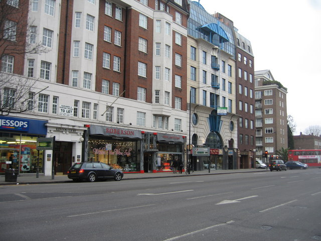 File:Roberson Wine Merchants - geograph.org.uk - 1540729.jpg