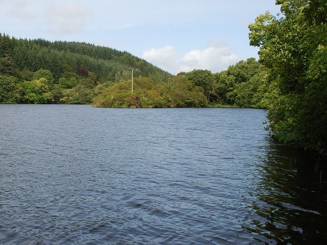 Rocky promontory at the head of Loch Coille-Bharr - geograph.org.uk - 1453552