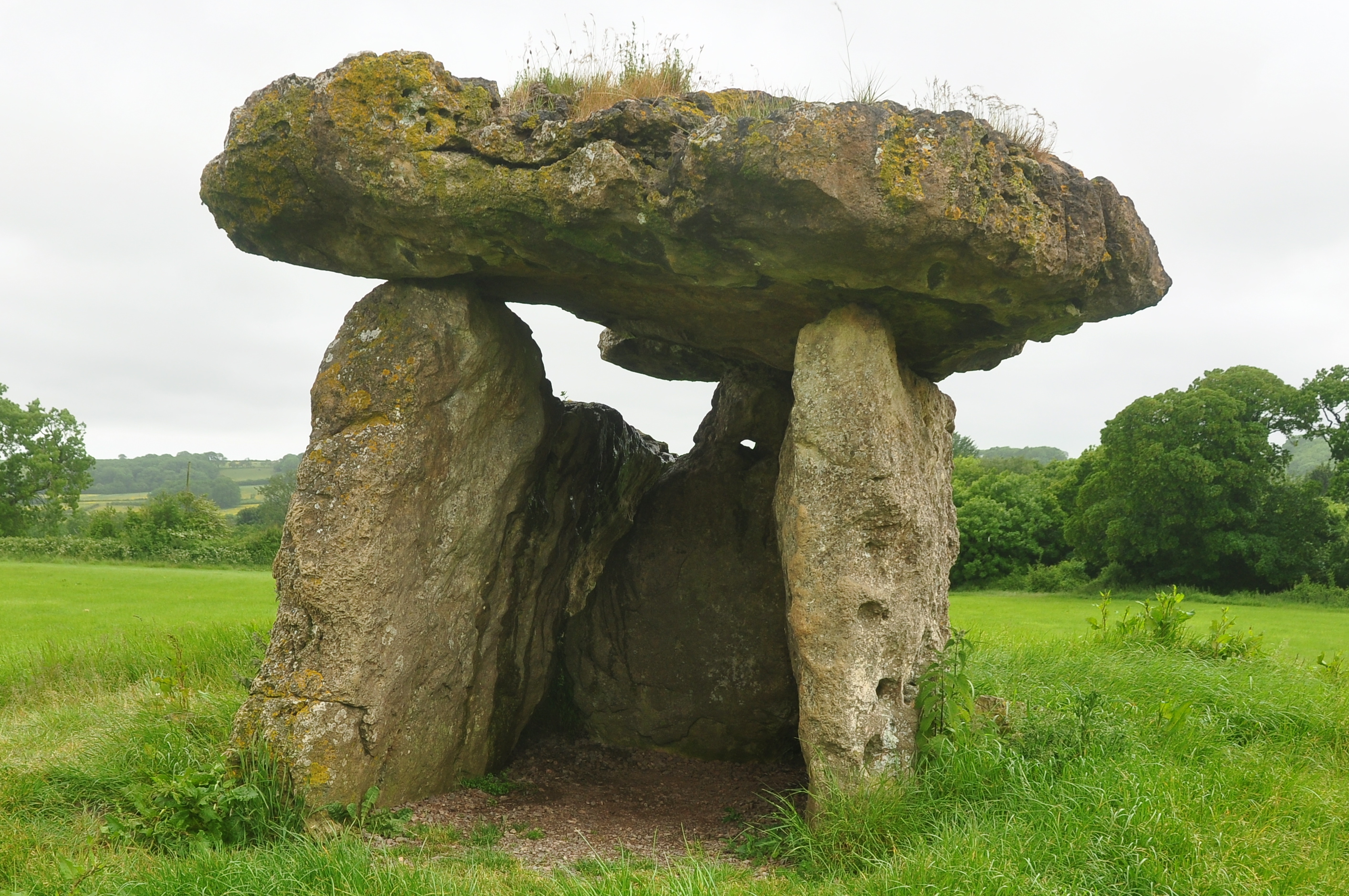 St Lythans burial chamber