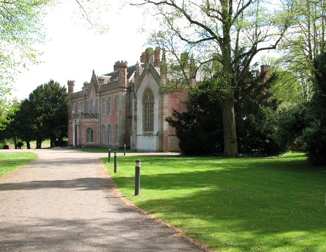 The driveway to Ketteringham Hall (geograph 1843841)