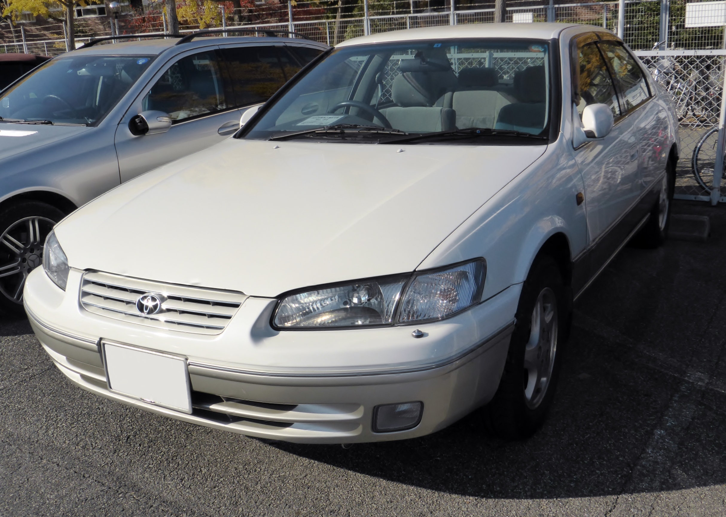 File:Toyota CAMRY GRACIA SEDAN 2.2 (SXV20) front.JPG - Wikimedia